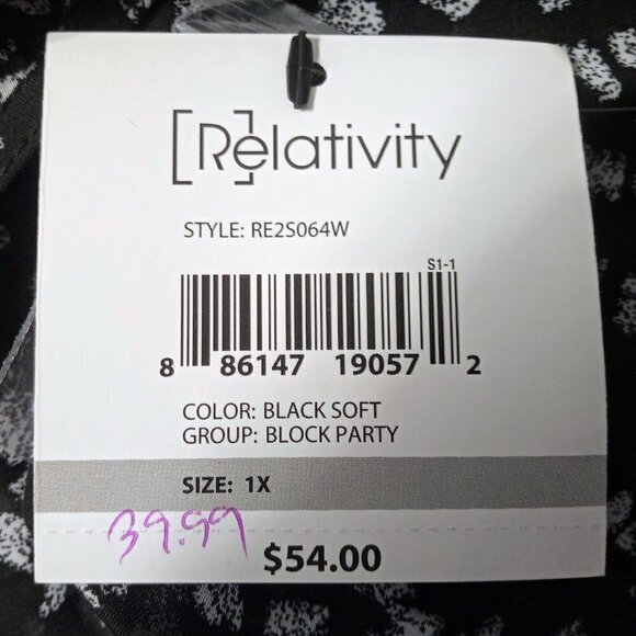 Relativity B&W Print Ruffle Front Cap Sleeve Top - Picture 7 of 7